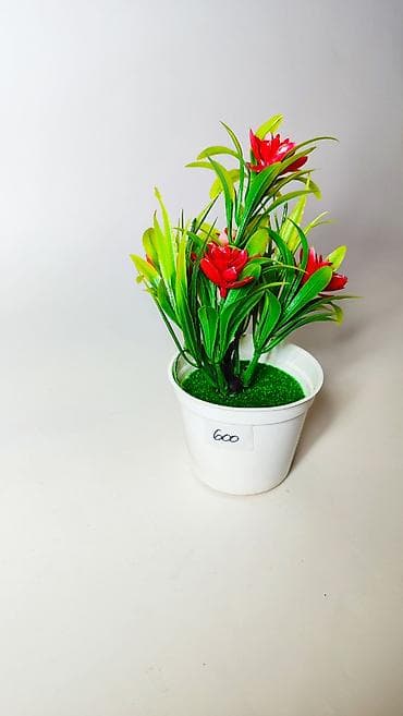 Dekorativna veštačka biljka u saksiji - Realistična zelena lisna masa