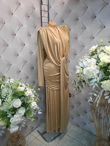 bitsiani odela: Elegantna duga haljina sa efektom drapiranja - Model: večernja/maksi — 2