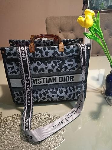 doka torbe nova kolekcija: Prelepa torba CHRISTIAN DIOR – Nova cena: 4.500 din - Model — 3