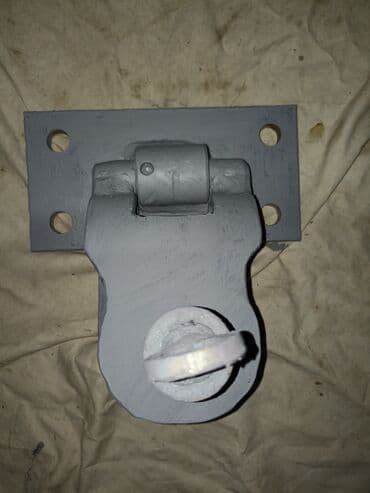auto prikolice galeb cene: Vučna uška,ploča za kačenje debljine 10 mm x 100 mm x 200 mm sa četri — 2