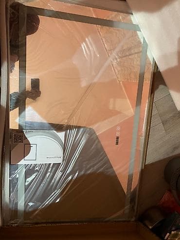 Prodajem dva nova led ogledala na tac sa grejacima jedno je 100x600