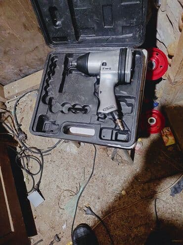 Pneumatski udarni odvijač (udarni gedora/pištolj) u koferu.odvrce I