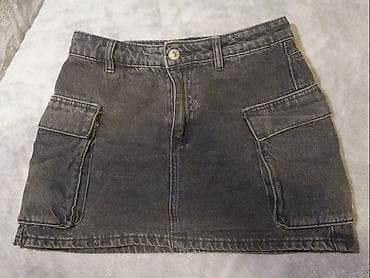 Stradivarius teksas mini suknja u crnoj/ugljen nijansi. - Model na lalafo.rs Stradivarius teksas mini suknja u crnoj/ugljen nijansi. - Model