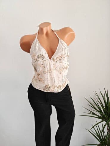 Nova elegantna majica Veličina L Poluobim 50 cm Za sve informacije i at lalafo.rs Nova elegantna majica Veličina L Poluobim 50 cm Za sve informacije i