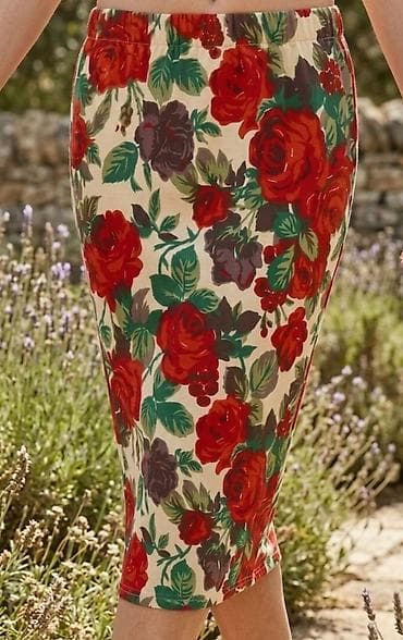 Pencil suknja sa cvetnim printom - Kroj: uska pencil silueta do