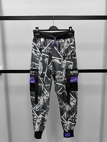 accessories torbe: Ženske cargo jogger pantalone – streetwear stil
1900din
S M L — 2