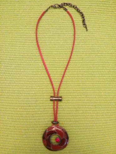 minđuše sa biserima: Pendant necklace — 1