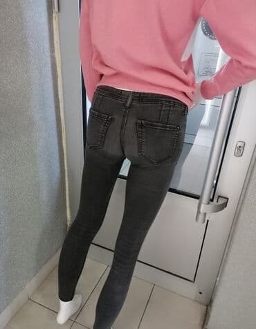 pantalone od vestacke koze: Tamno sive farmerice Super model i kvalitet uvoz Turska Kao nove Vel — 5