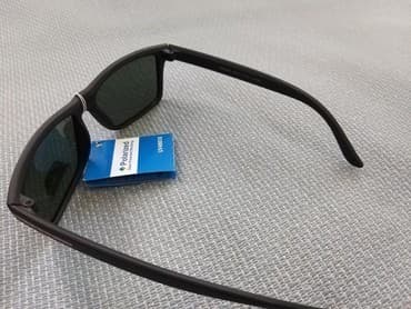Naočare: Armani Suncane Unisex Polarizovane Sa UV 400 Zstitom Cena Je 1600 — 3
