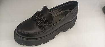 bele ravne cipele: Ženske mokasine – crne, platforma - Model: klasične mokasine sa — 3