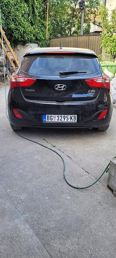 cena zamene kaiša skoda superb 1.6 tdi srbija rsd: Hyundai i30 blue – hečbek, crna boja, beogradske tablice BG 3295-KB — 3