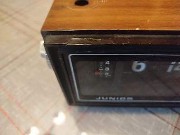 navlaka za kauc: Retro stari radio Junior flip budilnik vintage. Nepoznato stanje — 10