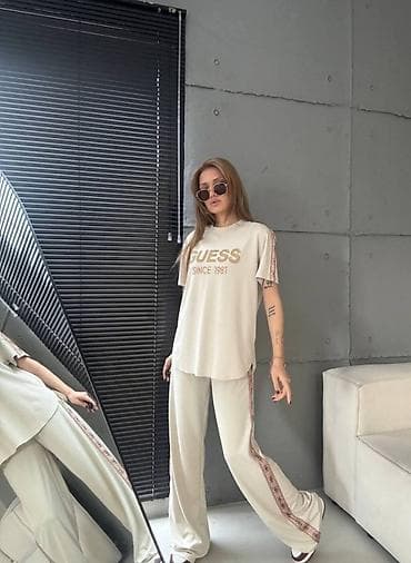 unit sport trenerke cena: Komplet siroka majica kratkih rukava i donji deo trenerke ravne — 7