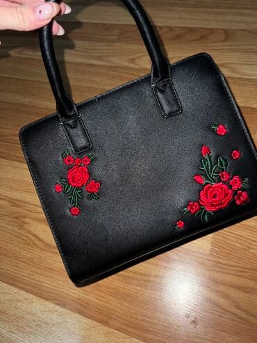 Wallets: Torbica
23cm x 18cm — 2