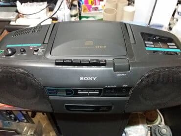 Audio: Sony cfd 9. cd i dek nerade, ostalo ispravno(pojacalo, radio — 7
