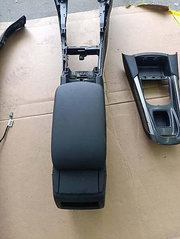 usb upaljac za auto: NASLON ZA RUKU ZA CITROEN C4 OD 2010. DO 2018. GOD. | naslon je — 2