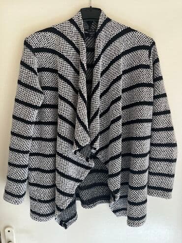 Women's Clothing: Džemper koji odgovara veličinama M i L, komotan je — 1