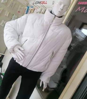 M, Jednobojni, Sa postavom