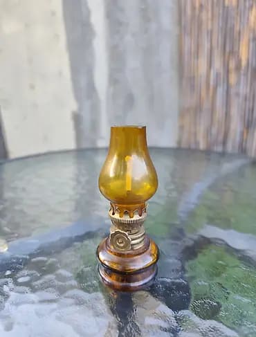 Mini uljna lampa – dekorativna stočna fenjer-lampa - Materijal