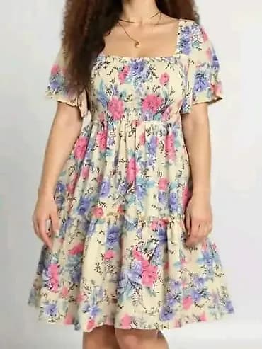 Ženska letnja haljina sa cvetnim printom - Model: kratka A-kroja, sa