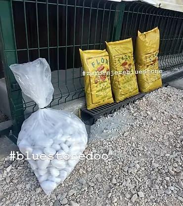 Dekorativni materijal za hortikulturu i uređenje dvorišta/terasa. -