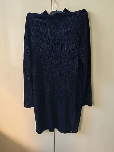H&M Divided crna mini haljina s dugim rukavima - Materijal
