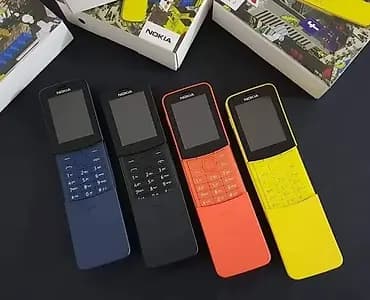 Telefon poseduje meni na srpskom jeziku Pregledan ekran i velike