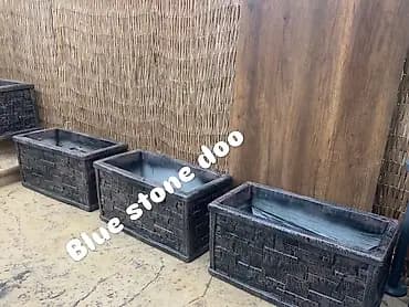 Dekorativne pravougaone žardinjere sa efektom prirodnog kamena. -