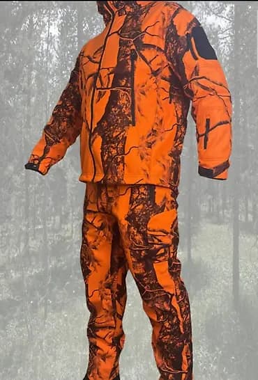 Softshell fluo lovački komplet Cena 8700. 00 din. Namenjen je lovcima