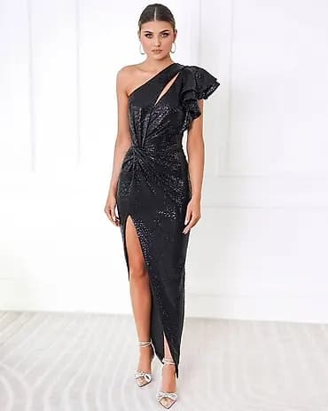 🔥Elegantna crna večernja haljina sa šljokicama
✅2200 din