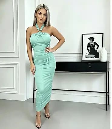 ✅Elegantna midi haljina sa halter izrezom
✅2700 din