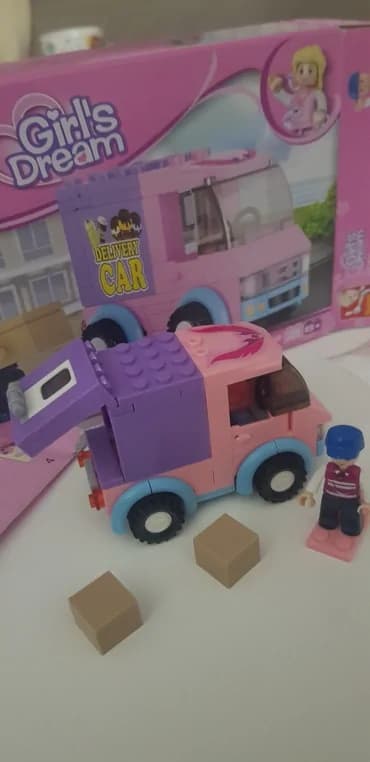 Sluban kockice, girl's dream, set kamion sa figuricom, kamion je oko