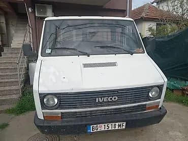 Iveco dvoslojna (dupla kabina) laka teretna platforma - Marka/model