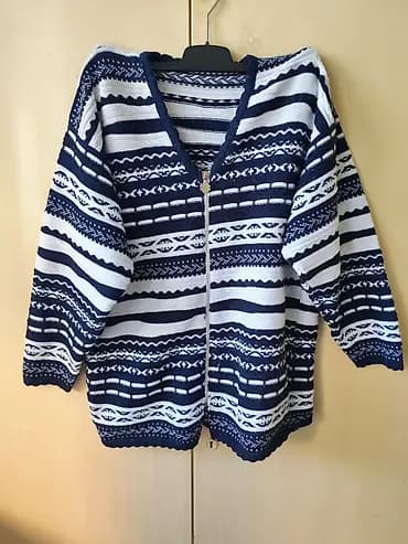 Pletena ženska džemper-jakna sa rajsferšlusom - Model: kardigan na