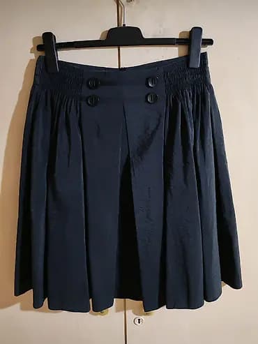 ZARA BASIC crna suknja A-kroja - Brend/model: ZARA BASIC - Boja: crna