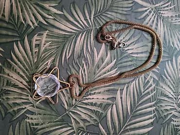 Ogrlica sa privjeskom u obliku zvezde - Materijal: lančić u zlatnoj