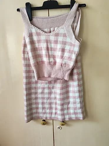 Dvodijelni pleteni komplet – top i suknja - Uzorak: sitna karo