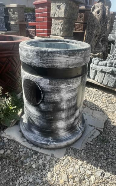 Dekorativna baštenska žardinjera/kamenica od betona - Materijal