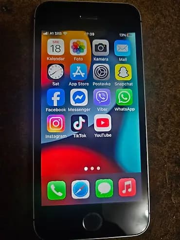 Apple iPhone SE (1. generacija) – 32 GB BH 88% Space Gray telefon je