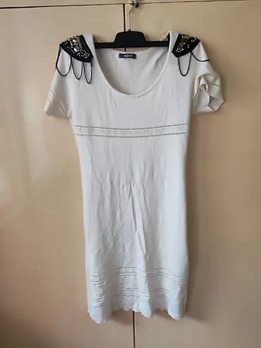 Bela pletena haljina kratkih rukava – brend Azim. - Materijal: mekana