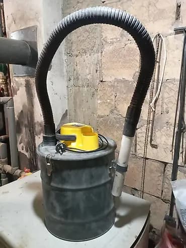 Usisivač za hladni pepeo prilikom čišćenja kotla od pepela. Samo je