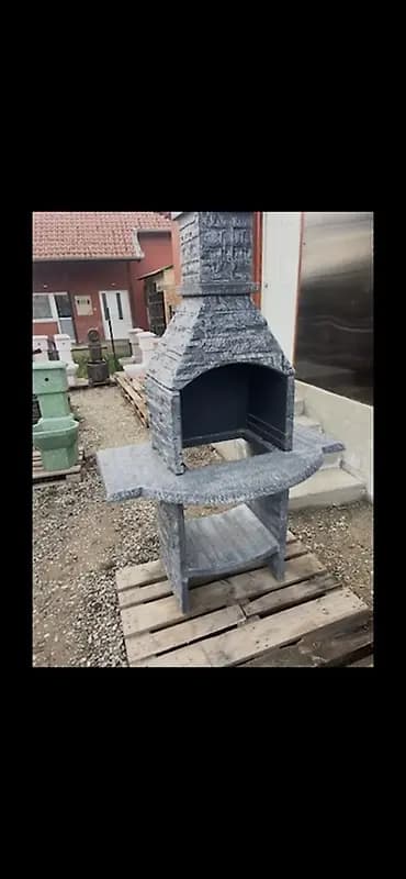 Vrtni roštilj/pečenjara od betona sa dimnjakom - Materijal: armirani