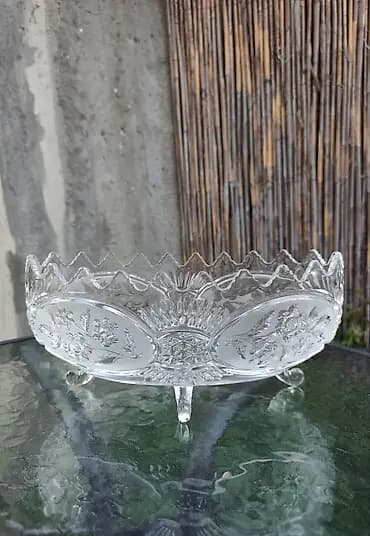 Vintage kristalna činija na nožicama - Ex-Yu Kristal Na prodaju