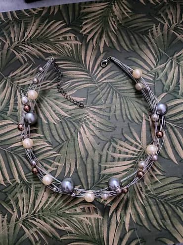Ogrlica sa perlama na više žica - Elegantna višeslojna ogrlica