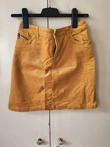 Ženska suknja – Yessica - Model: mini/kratka suknja ravnog kroja -