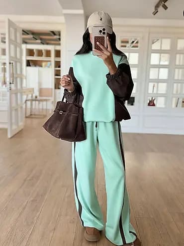 Kompleti
Cena 3800
Vel. do 3xl
V32