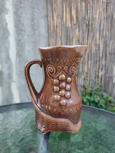 Retro keramički vrč / bokal (Model 665) – Vintage etno keramika 1970-e