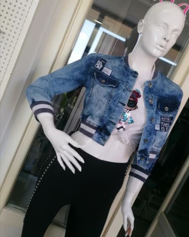 Fensi jakna
Extra model i kvalitet
Kao nova
Vel S