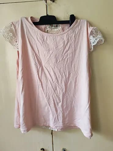 Bluzica sa čipkom, puder roze boje - Brend/etiketa: SHN Collection