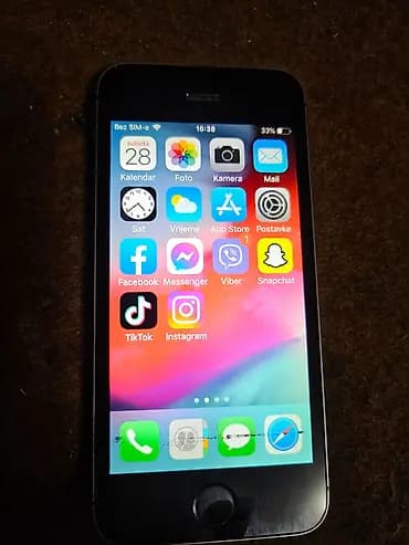 Apple iPhone 5S – 4.0" Retina ekran, Touch ID Telefon je potpuno